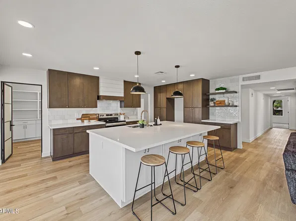 8858 S Los Feliz Drive, Tempe, AZ 85284