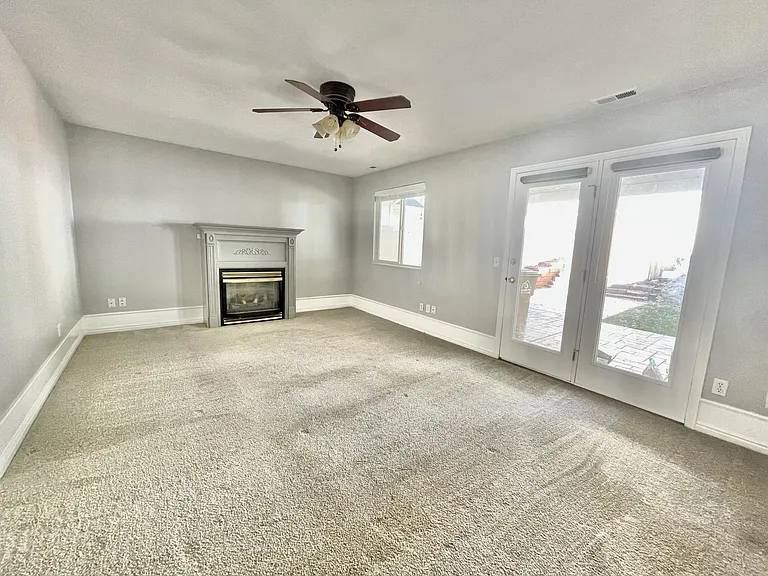 1201 E Parkstone Dr — Photo 10