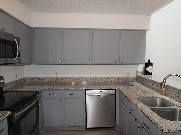 5th image of 2611 Grants Lake Blvd