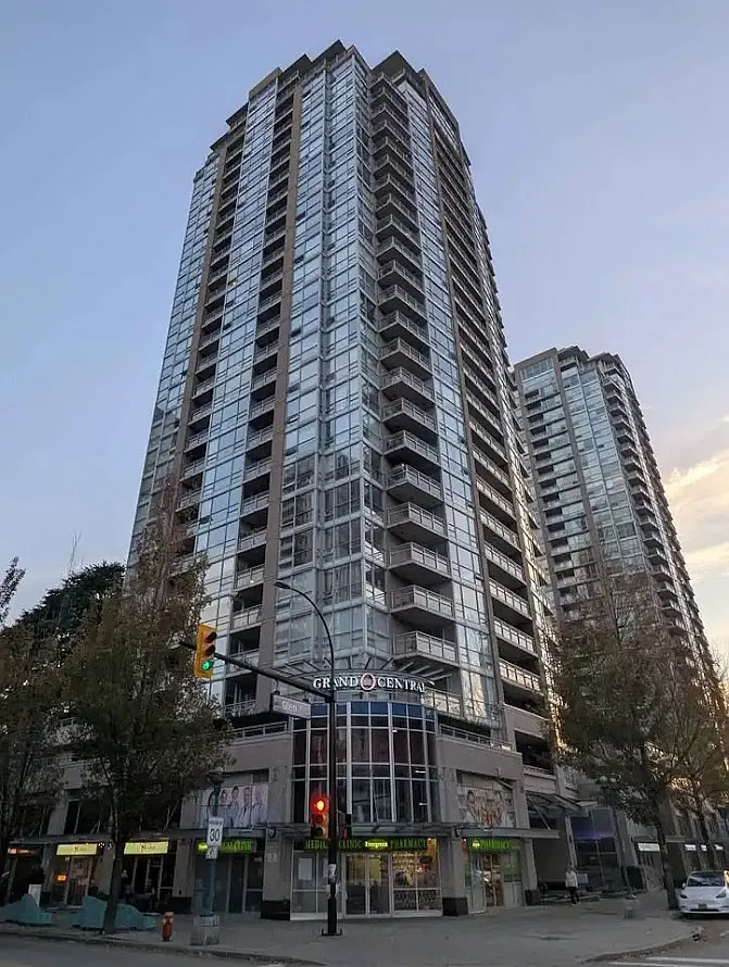 Glen Dr, Coquitlam — Photo 2