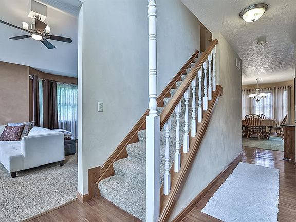 5th image of 2294 Blasdel Dr