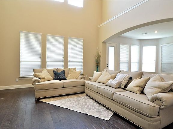 2nd image of 725 Sandbox Dr