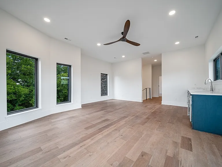 6011 Hill Cir — Photo 40