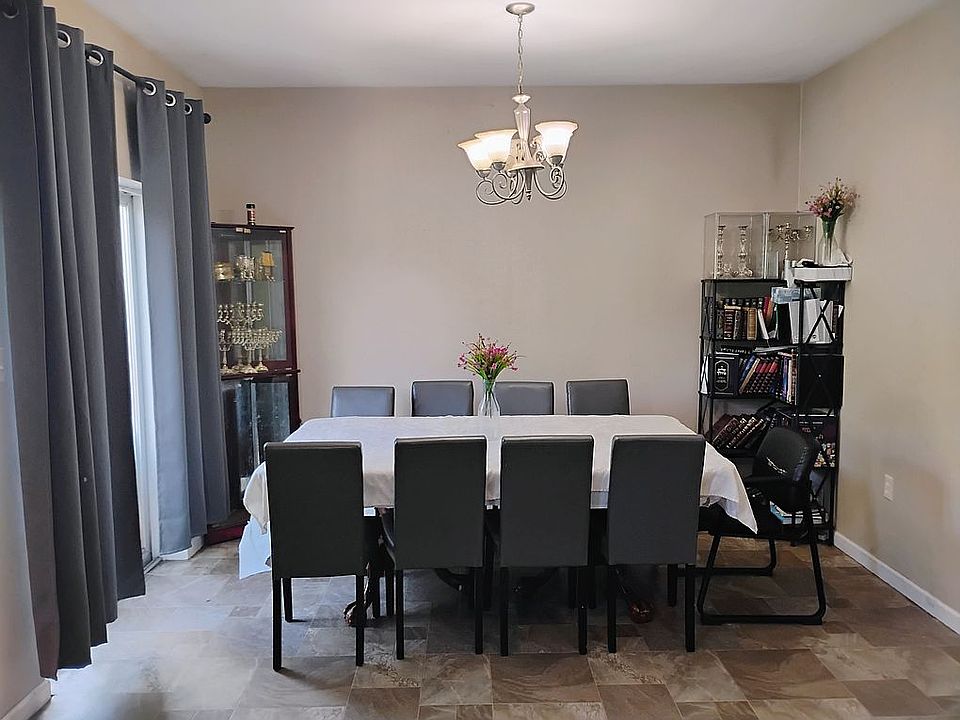 2nd image of 772 E 8th St #3