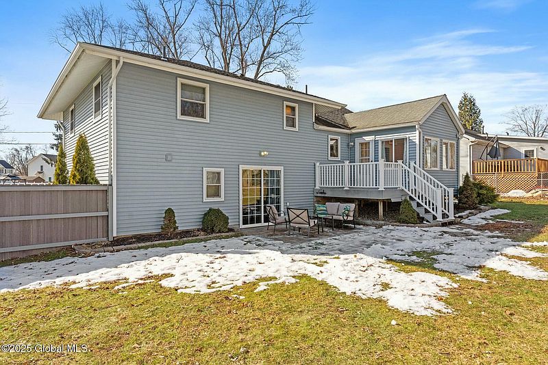 4th image of 6 Greenway Drive