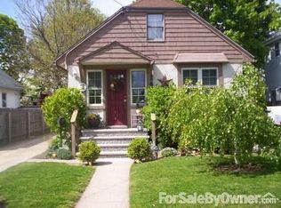 12 Aberdeen St, Malverne, NY 11565
