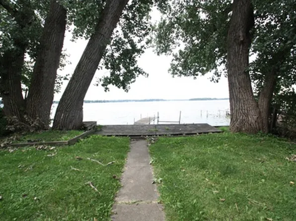 37220 N Stanton Point Rd, Ingleside, IL 60041