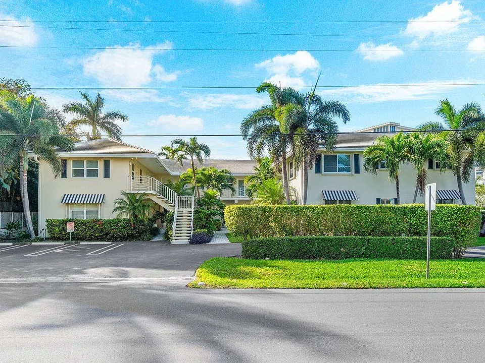 100 Venetian Dr #9