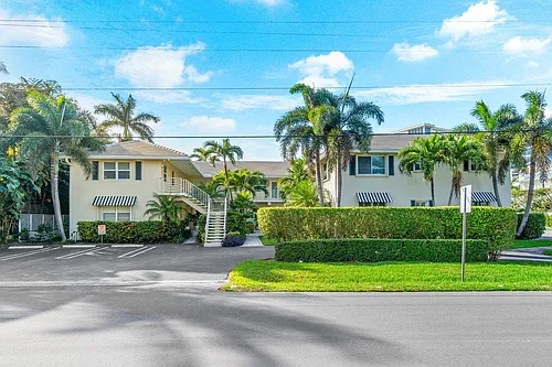 100 Venetian Dr #9 Photo 1