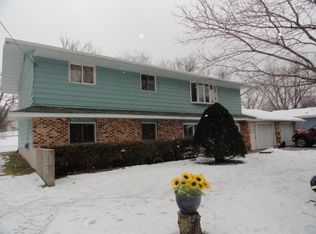 423 South St, Poynette, WI 53955