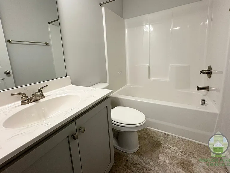 400 Ansel Woods Ln — Photo 11