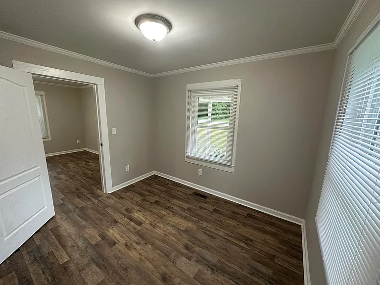 416 Airline Ave — Photo 5