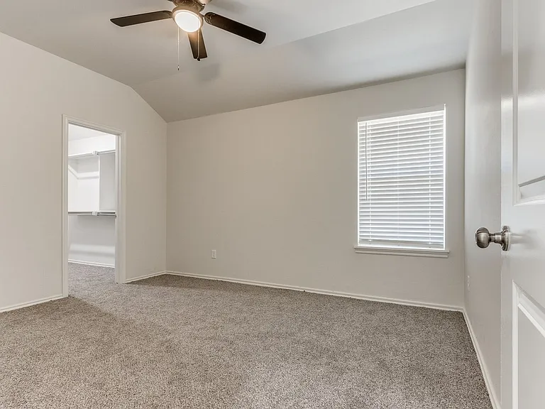 1541 Pavy Pkwy — Photo 35