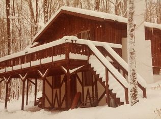 1004 Maple Dr, Pocono Lake, PA 18347