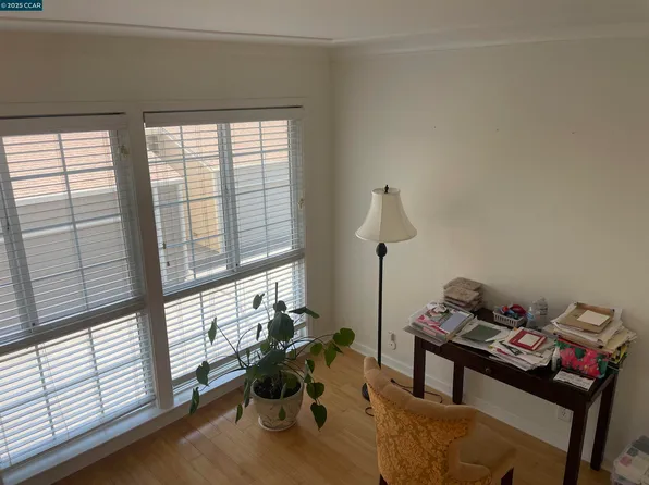 407 Ridgeview Dr, Pleasant Hill, CA 94523