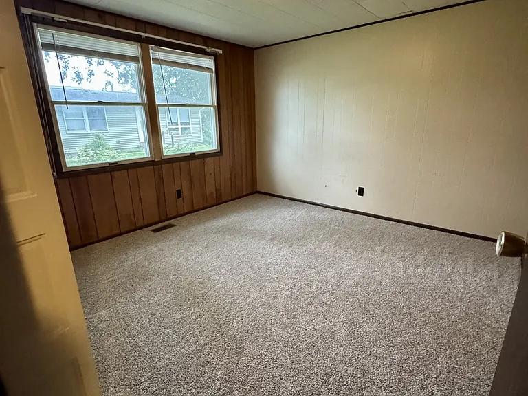 723 E Market St #B — Photo 7