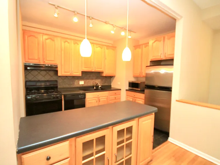 2219 N Clifton Ave #1W — Photo 14