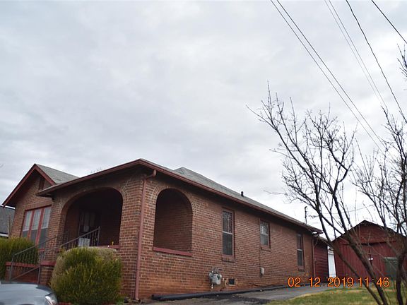3rd image of 424 N Hill St