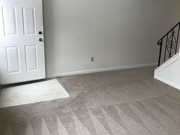 3rd image of 301-322 Peppertree Ln #320