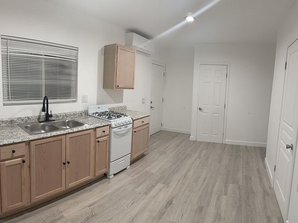 1st image of 11609 Cantlay St #A