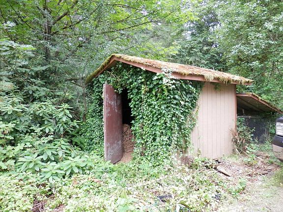 2nd image of 2824 Sleepy Creek Ln NE