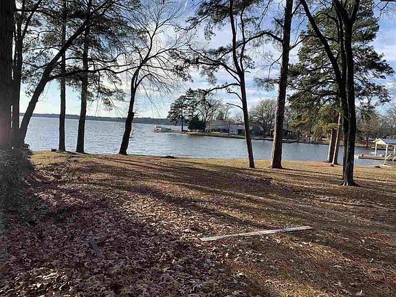 3rd image of 4139 Lakeshore Dr