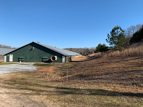 4th image of 225 Dickson Dr