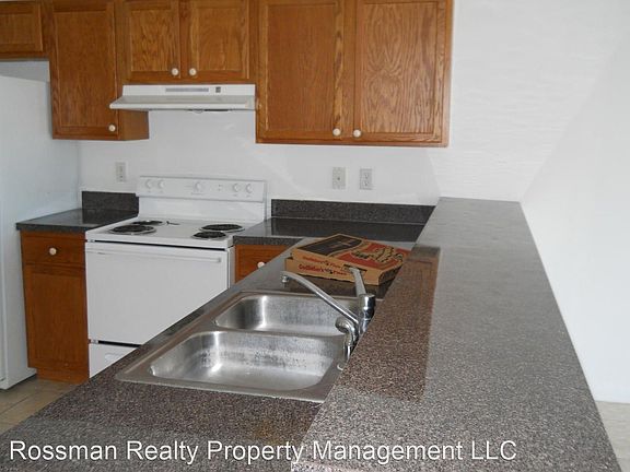 3rd image of 2403 Richard Ave S
