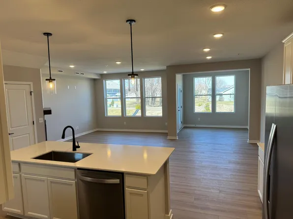 21956 Harvest Ave, Rogers, MN 55374