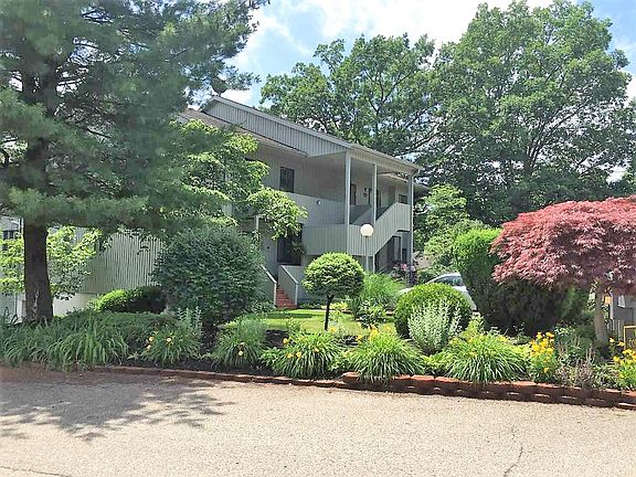 2nd image of 7675 Woodmere Dr