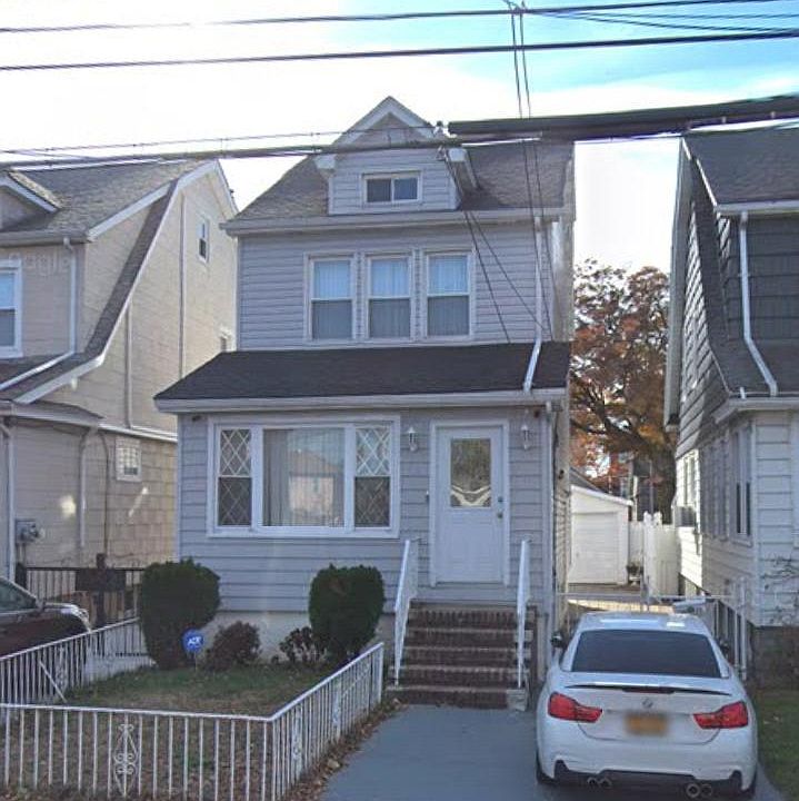 1st image of 14922 20th Ave #House