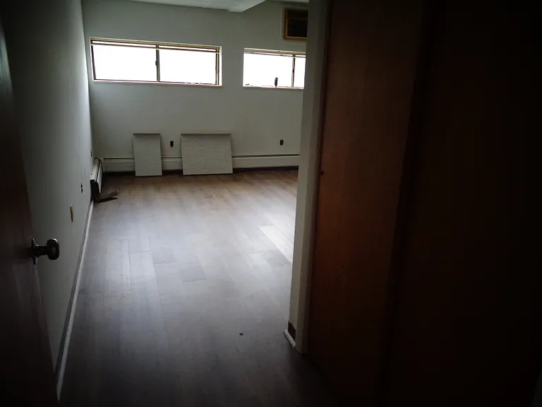 White St — Photo 20