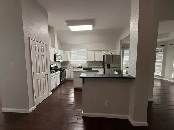 1411 Holveck Dr, Cedar Hill, TX 75104