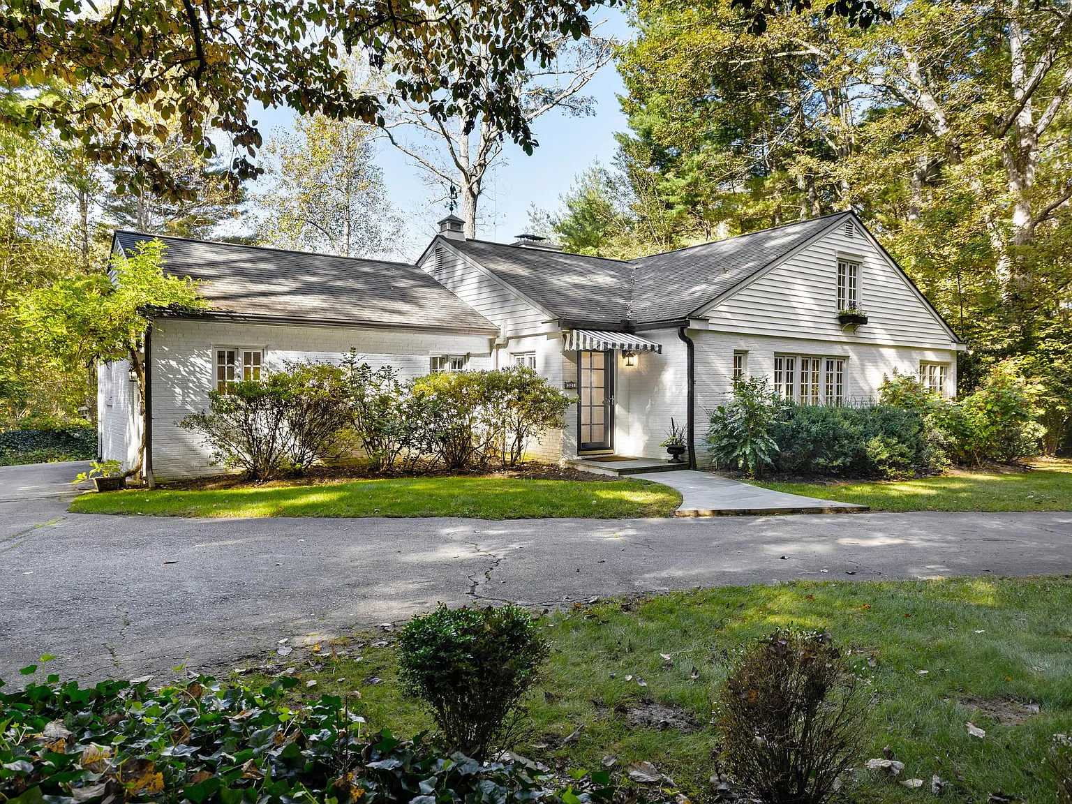 3 bed, 1960 sqft, $4,900 — Photo 4