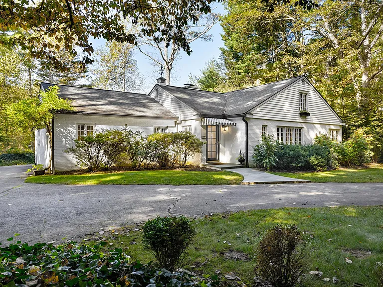 321 Vanderbilt Rd — Photo 4