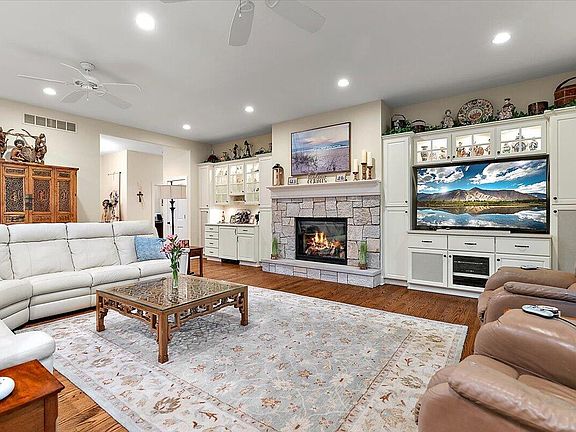 5th image of 2666 Heritage Way
