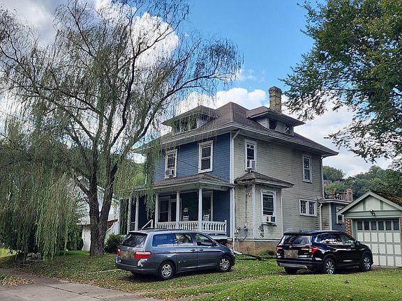 2nd image of 305 20th St SE