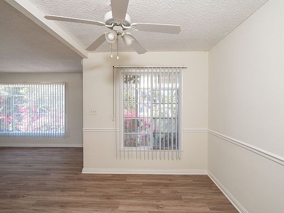5th image of 1120 E Villa St APT 4