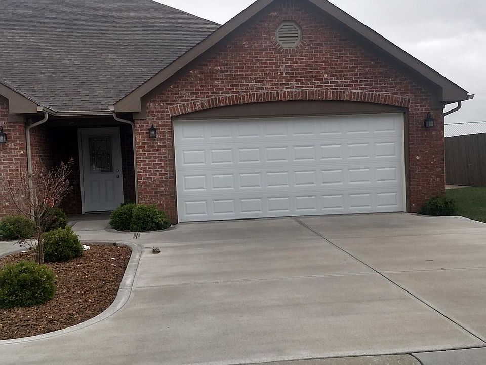 1st image of 1509 W Daniel Dr