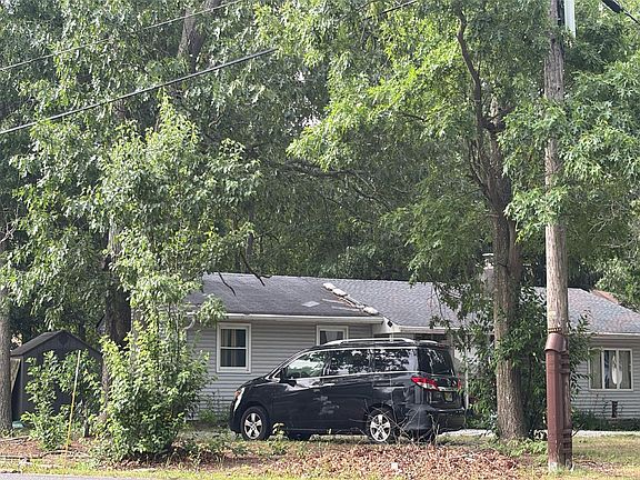 3rd image of 432 Upas Ave