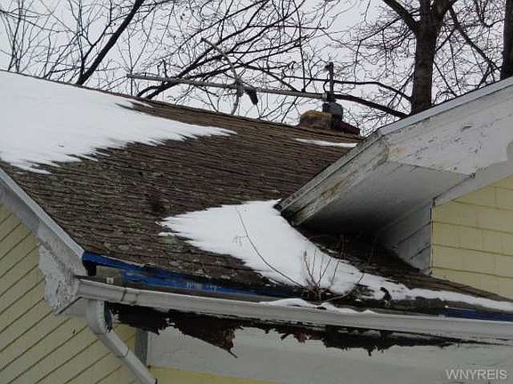 2nd image of 33 Brunswick Blvd