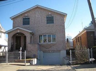 4229 192nd St, Flushing, NY 11358