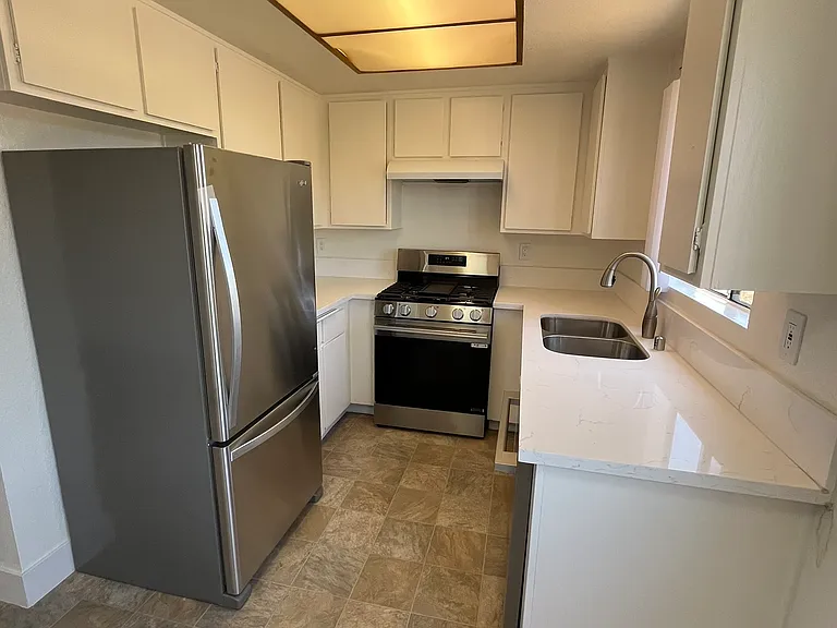 1320 W 225th St #3 — Photo 10
