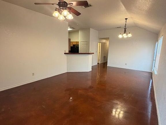 5th image of 2001 Charleston Ct APT B