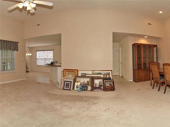 3rd image of 9663 Woodsong Ln