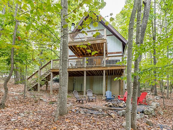 3rd image of 240 Grouse Dr