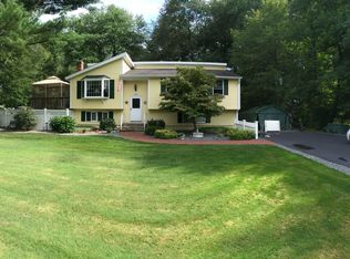 125 Dundee Dr, Bridgewater, MA 02324