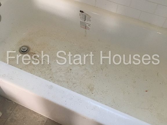 3rd image of 102 Hoover Dr