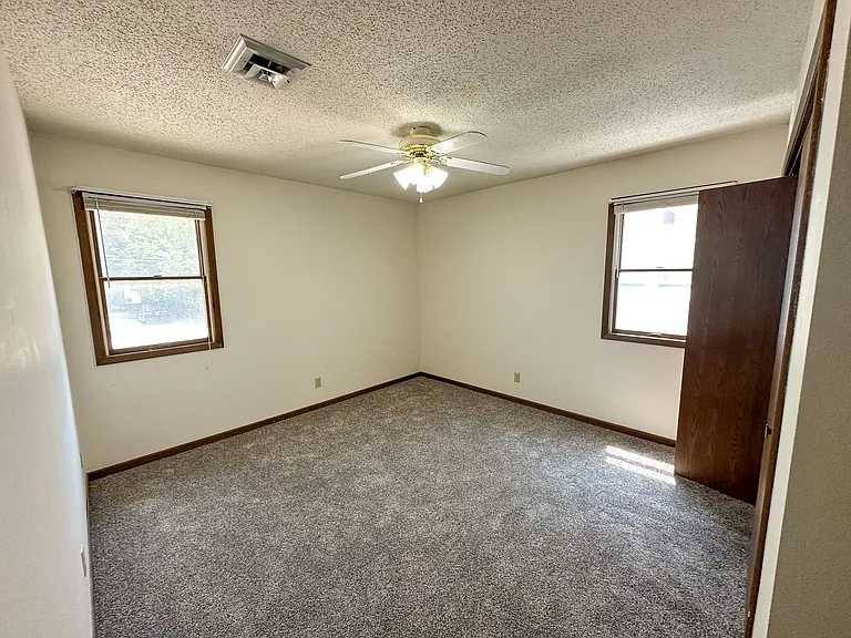 212 S Walnut Ave — Photo 18