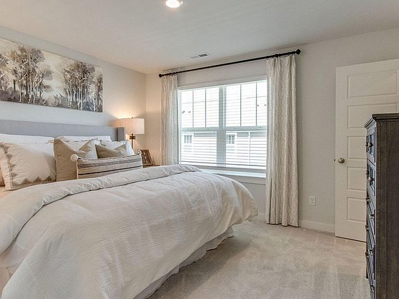 3rd image of 4217 Gandalf Ln